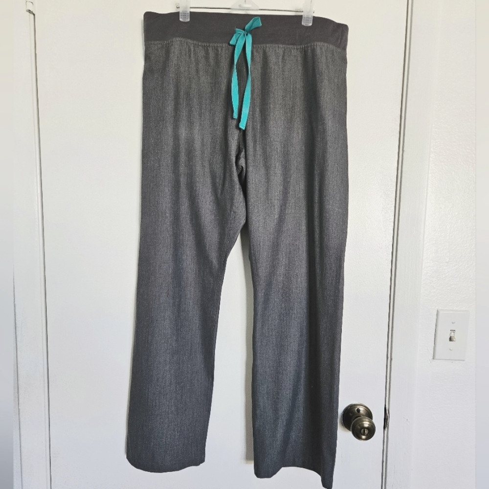 FIGS Scrub Pants Livingston Size M in Graphite